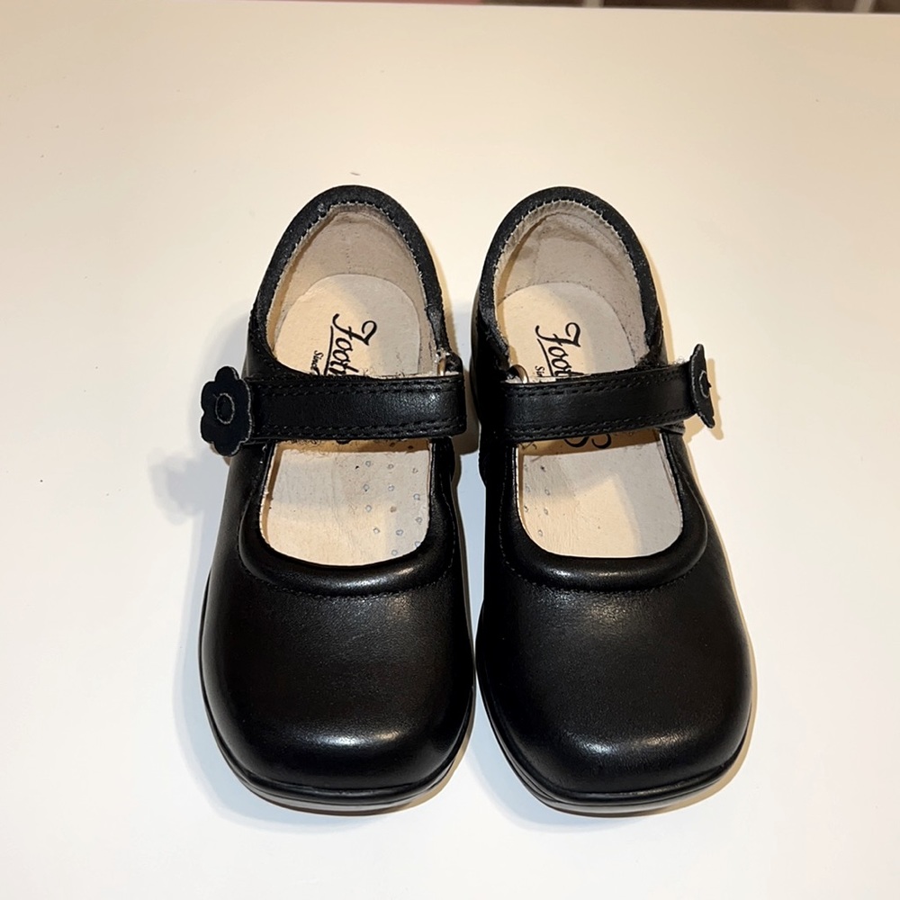 NWOT Footnotes girls 7.5 toddler Black